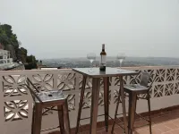 Casa Fuente del Algarrobo-exclusiva con Decoración Estilo Industrial Hoteles en Mijas