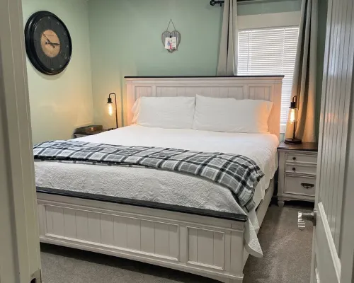 Cabin style home Hotels in Challis
