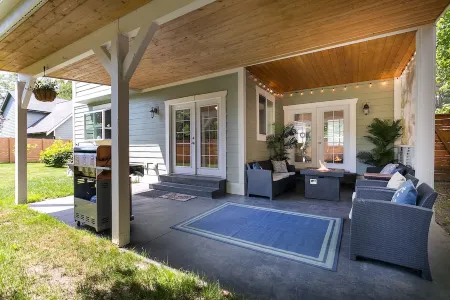 Luxury, large family oceanside community home on Birch Bay with beach access Отели рядом с достопримечательностью «Парк штата Берч Бэй»