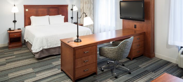 Hampton Inn & Suites Cedar Rapids - North Hotels in Cedar Rapids
