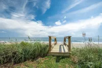 Oceanfront 4-bed Villa with private pool. Weekly discount for spring and summer.