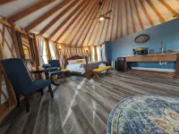 The "Mystic Yurt" privacy and comfort in the heart of Lake Powell activities! Hotels in Big Water