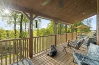 Sky Dog Pet Friendly Home Dupont Brevard Hiking Mountain Biking Porch Waterfalls