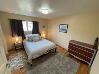 Clean and Bright Cottage, 3 Bedroom with Game Room and Laundry! Hotels in Myrtletown