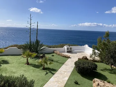 180 degree sea view 1st sea line, private*large pool*great garden *WIFI Hotels near Playa Cala Pi