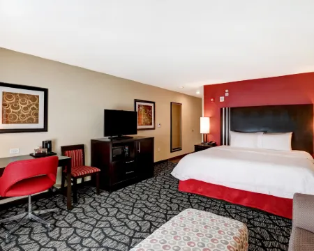 ハンプトン  イン バイ ヒルトン チリワック チリワックのホテル