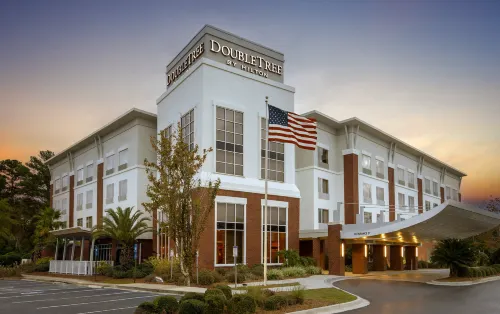 DoubleTree by Hilton Savannah Airport