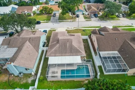 Beautiful Family Pool House  Heated Pool Отели рядом с достопримечательностью «Island Bamboo»