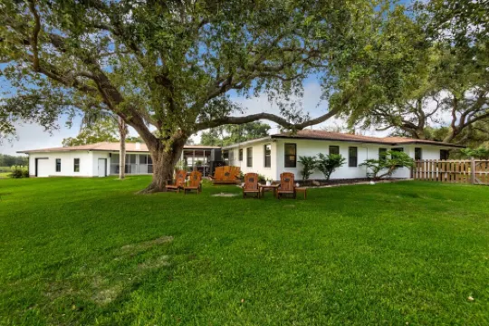 Quiet Country Home with several inside/outside entertainment activities to enjoy