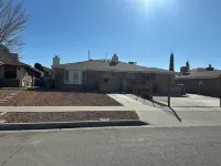 Fully Remodeled 2-bedroom house in El Paso with WiFi, AC