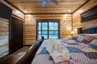 🏡 Whisky Hollow: Pets 🐾, Private Heated Pool 🏊‍♂️, Arcade 🕹️, Playground 🎠