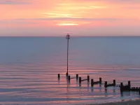 Willow Lodge, Holiday Log Cabin, Cedar Springs, Heacham. Close to the beach.