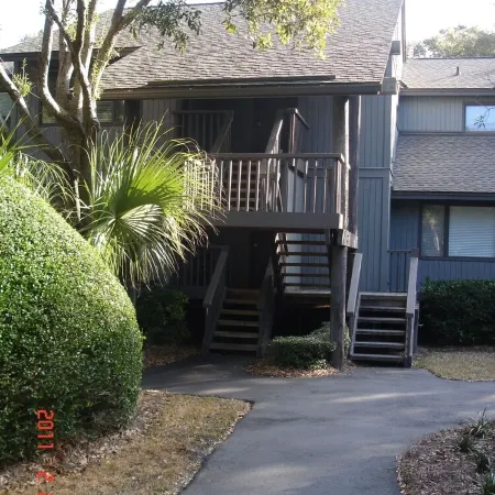 Gorgeous Fairway Oaks Villa, 100 yards from the beach