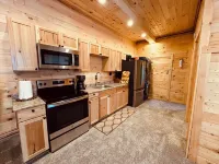 New Custom Designed Country Dwelling Close to Town