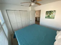 Bradenton duplex near downtown Pier, Harbor, Riverwalk & beaches.  Pet friendly!