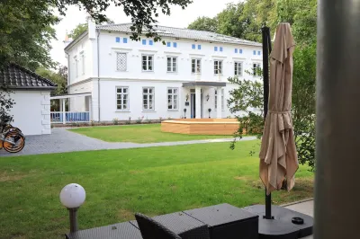 Barockstil Erdgeschosswohnung Отели рядом с достопримечательностью «Hundestrand Grömitz»