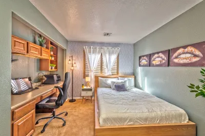 Stylish Modern Villa! 4 Bedrooms 2.5 Bath. Hôtels à : 
