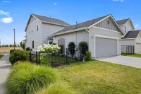 NEW BoHo Cottage w/ Arcade room- Pet friendly! فنادق في Meridian