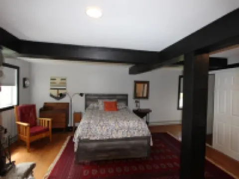 Gedney Main House:Brand new listing just remodeled! Only 8 min. to Bethel Woods! Hotels in Delaware