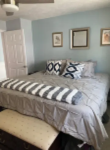 Gorgeous New Home - 4,500sq -ft7 Bed Rm-5Bath 2 Fireplace -3 65” TV’s large Bar