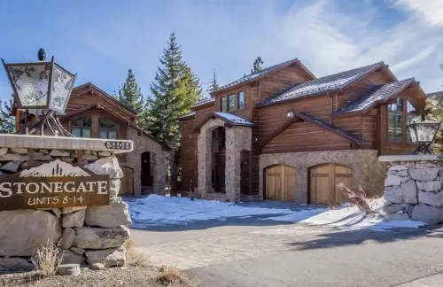 Stonegate #8 - Ultimate Luxury. Walk to The Village