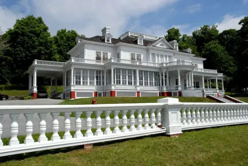 Secluded & Romantic, Blowing Rock, Views, Hot Tub - the Red Rover