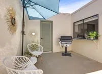 Welcome to the Grand Bahama. An updated condo in South PS with Mountain Views.