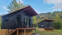 Two Bourbon Barrel Cabins Hotel dekat Buffalo Trace National Historic Landmark
