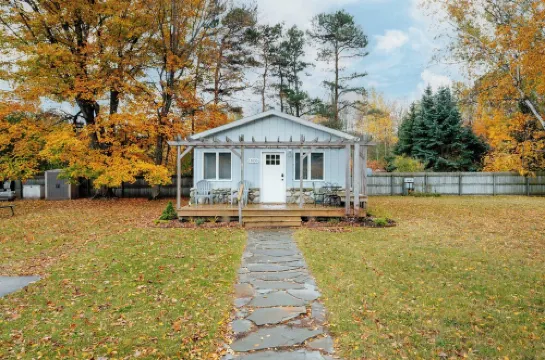 Little Dipper - Cozy Cottage on 400 Feet of Shared Lake Frontage