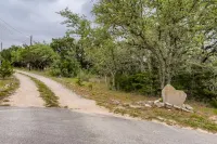 Private Retreat in Wimberley with High Speed WIFI