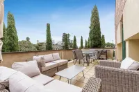 Heart of Queenscliff - Heritage Listed Ballroom Apartment 1