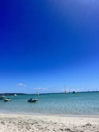 Quedji Cottage - Beautiful 2 Bed Private Cottage 3 Min Walk to Dunsborough Town.