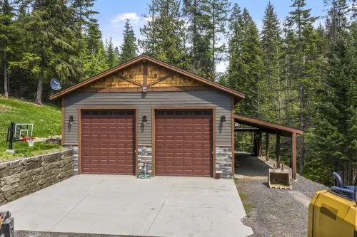 THE DEN at Hayden Lake- Hot Tub, Boat Slip, Close to Riding & Hiking Trails, Hotels in Kootenai County