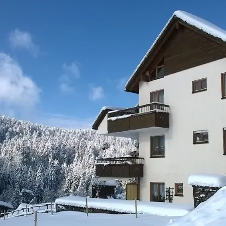 Quiet, idyllic, family-friendly, free internet, little cleaning costs