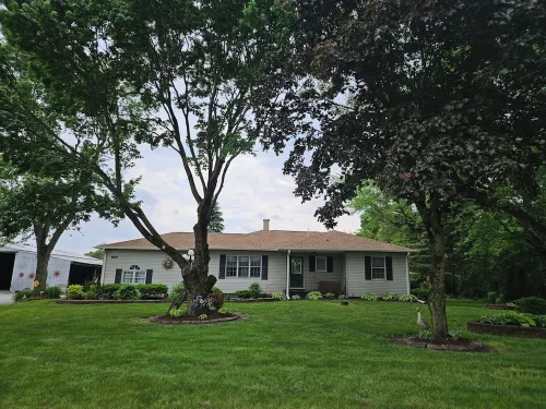 Sportsman’s Hideaway- Cozy 3 bedroom home less than 2 miles from Bass Lake!
