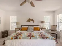 Designer house near Anna Maria Island-Best of Bradenton!!! Hotels in West Bradenton