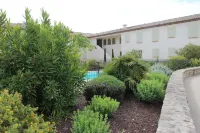 Apartment in St Rémy de Provence in charming residence at the foot of the Alpilles