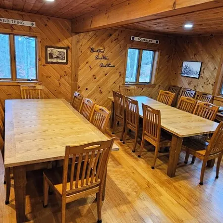 Luxury 8BR Ski In/Out Okemo Chalet on Sachem Trail Sleeps 22 Adults