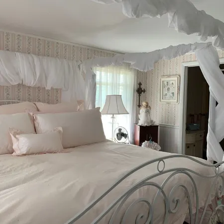 Charming Victorian-Style Guest House