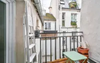 Duplex au Coeur de Paris Hôtels à : Paris