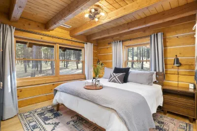 Private 5-Acre Cabin Retreat – Woods, Wildlife & Starry Skies