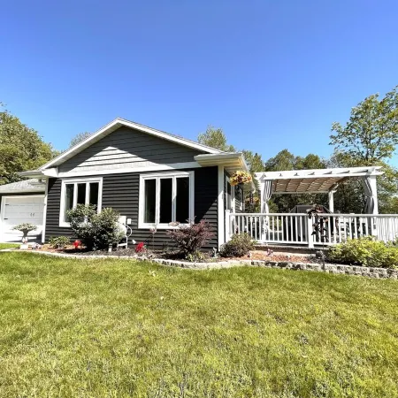 Modern  • Attached Garage • Dog Friendly • Atv & Sled Friendly