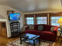 Treehouse: Romantic Hideaway on Private Lake Hoteles en Condado de Upshur