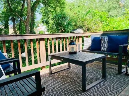 Green House, Belmont Classic/Modern Reno, Walkable Отели рядом с достопримечательностью «Университет Вирджиния»