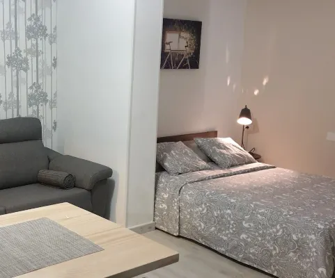 Central brand new studio at 200 m. of the beach