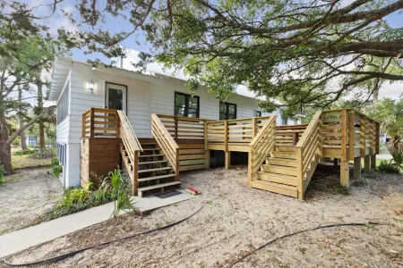 Classic, remodeled beach home 3 blocks from Center, 2 from beach!