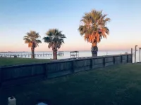 海灣海濱民宿，配有帶照明的私人釣魚碼頭 - 3 星級