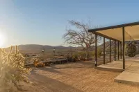 ✧VIEWS✧ 6min to Joshua Tree walk to bars + firepit - Homestays