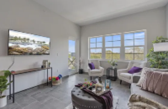 Luxe Getaway! 2 Mins from Downtown Sarasota , 7 Mins from Airport/Lido Beach!