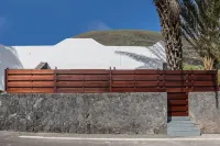 CORNER OF THE OCEAN. POOL-JACUZZI-CLIMATIZED SPA. SEA VIEWS-WIFI- SATELLITE TV